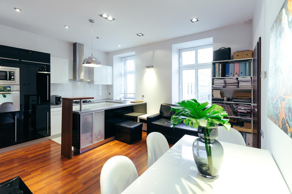 Apartment In The Strict City Centre Lodz  Ngoại thất bức ảnh